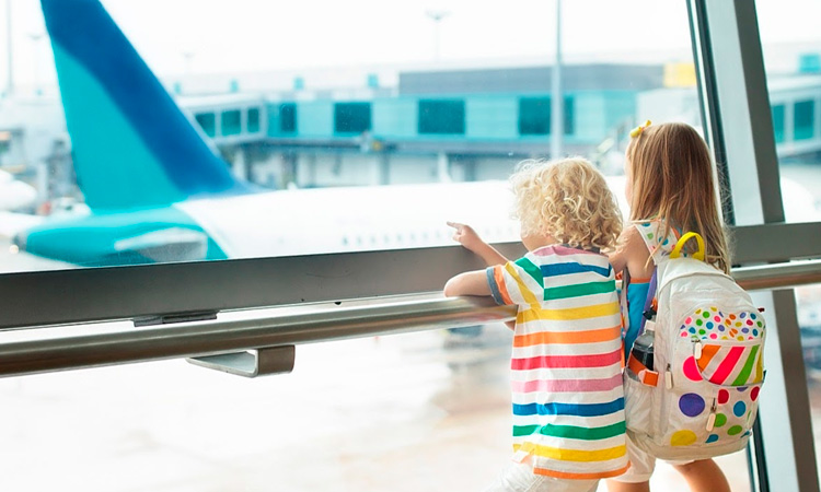 10 Dicas Úteis Na Hora Viajar de Avião Com Bebês e Crianças